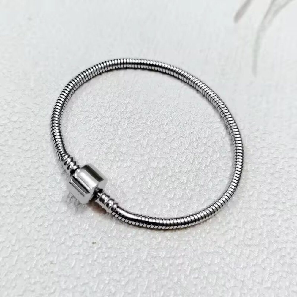 NEW Women's Stainless Steel Durable Non Fading Snake Bone Chain Bracelets 7.1"
